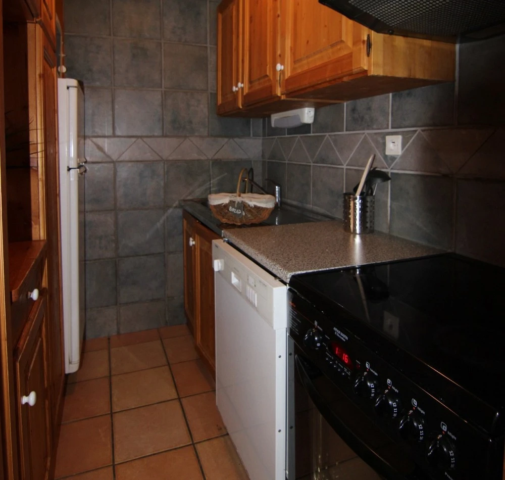Chalet 6 Les Balcons - 3-kamer apt. voor max. 6 pers. | BAL644 - keuken met vaatwasser en koelkast