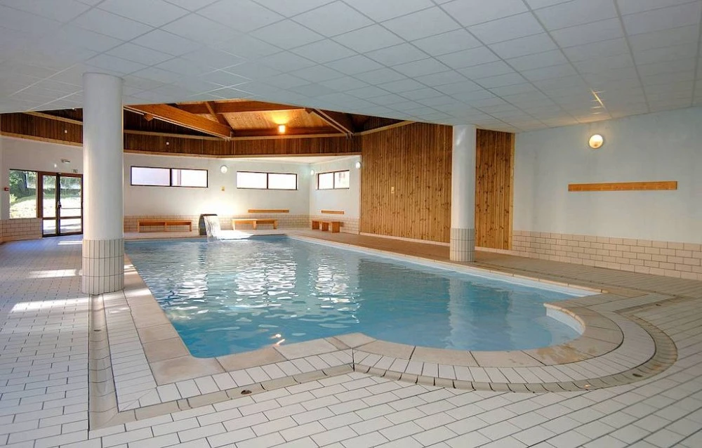 L'Oree des Pistes binnenzwembad met verwarming 1