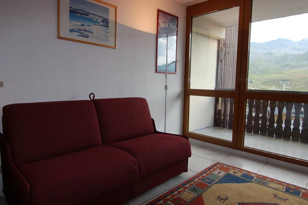 Le Lac de Lou - woonkamer me balkon en keuken