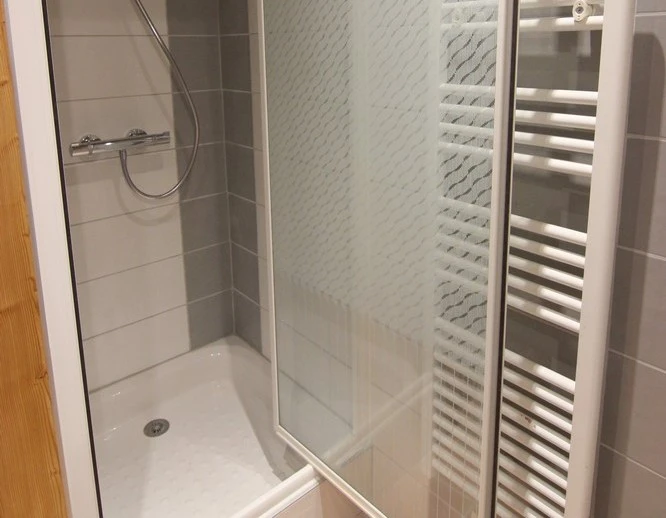 Chalet Bouquetin - badkamer met douchecabine