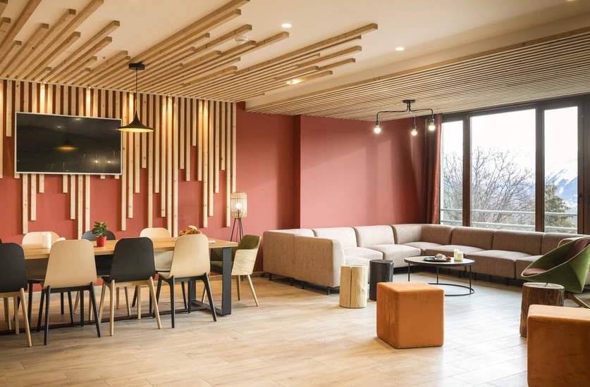 L'Etoile des Sybelles - lounge met tv en banken