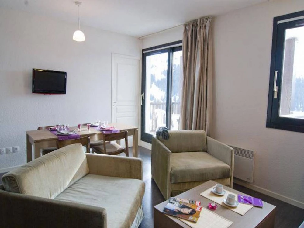 Les Terrasses de Veret - woonkamer met tv