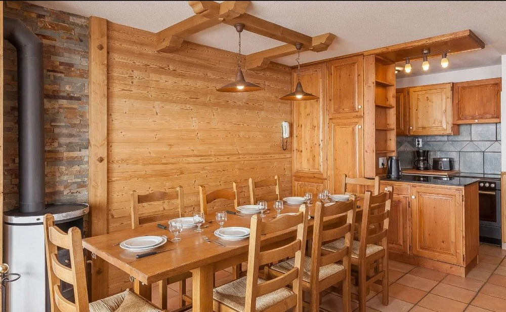 Les Balcons de Val Thorens 5-kamer apt. voor max. 10 pers.  SUPERIEUR keuken, grote eettafel, meubilair keuken,