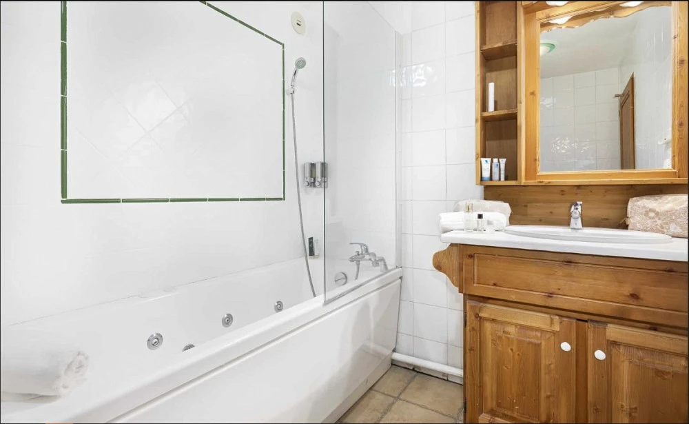 Les Balcons de Val Thorens Spa 8-kamer apt. voor max. 16 pers. badkamer, douche