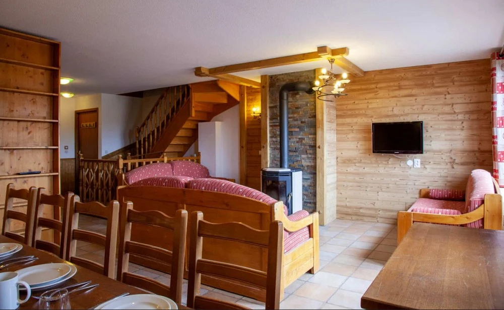 Les Balcons de Val Thorens Spa 8-kamer apt. voor max. 16 pers. eethoek, woonkamer