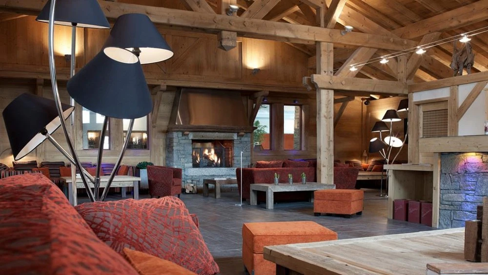 Les Chalets de Jouvence - openhaard in de lounge