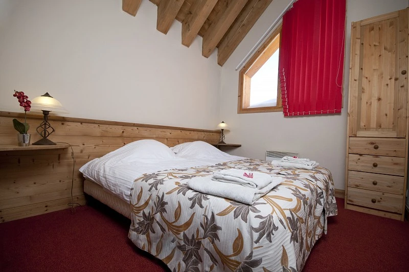 Le Sabot de Venus - slaapkamer met 2-persoonsbed en dakraam