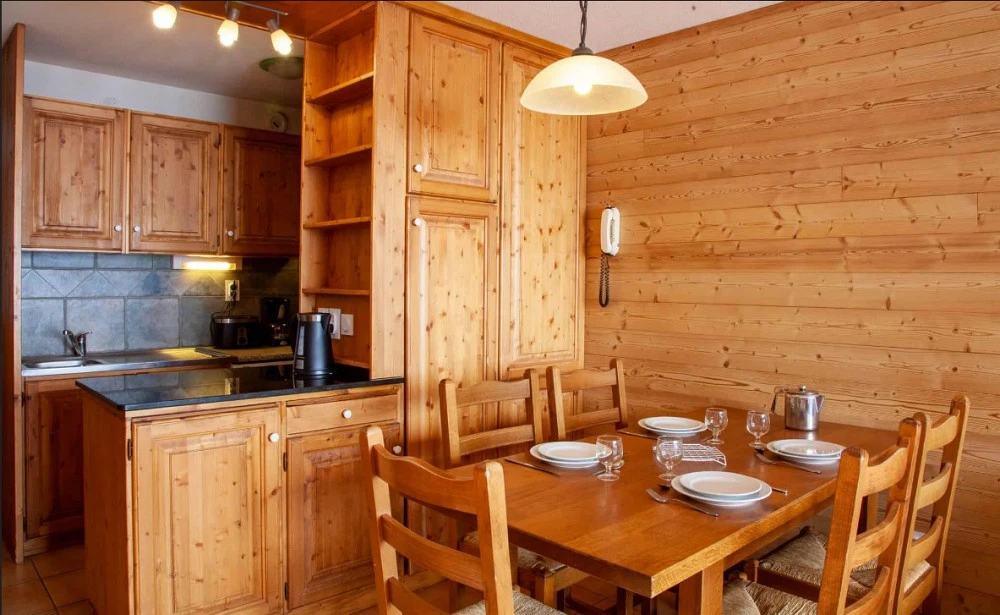 Les Balcons de Val Thorens - 2-kamer apt. voor max. 2 pers 3 eettafel, keuken