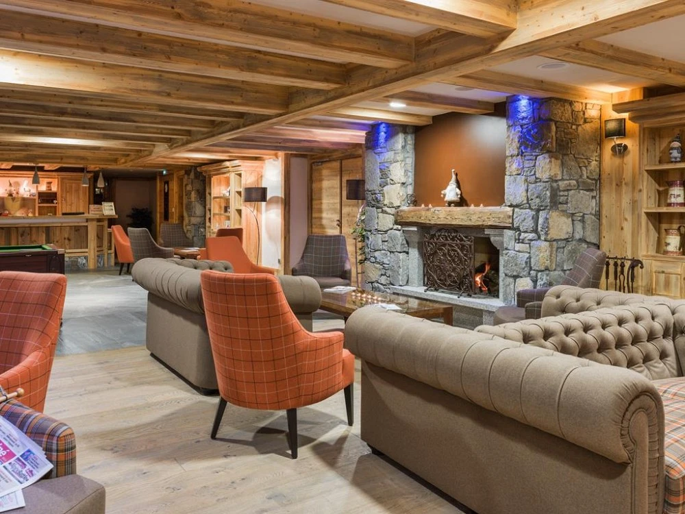 Chalets de Layssia - openhaard in de lounge