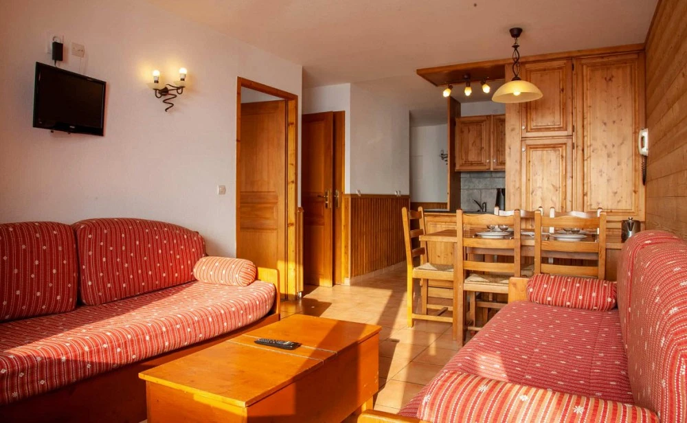 Les Balcons de Val Thorens - 2-kamer apt. voor max. 2 pers woonkamer, bank, tafel, tv
